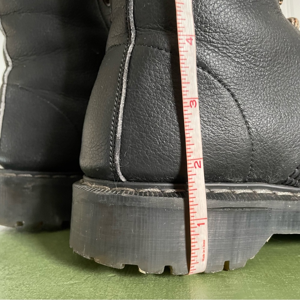 Vegetarian Shoes 10 Eyelet Work Boots in Vegan Pebbled Leather *England* - Picture 11 of 14